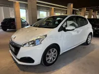 Usado Peugeot 208 GT-line 110 CV (80 kW) 2019 Blanco Utilitario