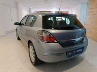 Usado Opel Astra 110 CV (80 kW) 2007 Griss Berlina