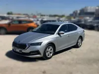 Usado Skoda Octavia Ambition 116 CV (85 kW) 2022 Gris Utilitario