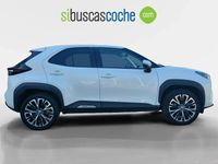 Usado Toyota Yaris Hybrid Plus 120 CV (88 kW) 2022 Negro