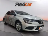 Usado Renault Mégane LIMITED 140 CV (102 kW) 2020 Gris Berlina