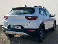 Usado Kia Stonic 120 CV (88 kW) 2023 Blanco SUV