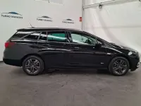 Usado Opel Astra Ultimate 145 CV (106 kW) 2022 Negro Utilitario
