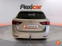 Usado Toyota Avensis Advance 143 CV (105 kW) 2016 Gris