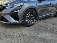 Usado Renault Clio V Techno 90 CV (66 kW) 2024 Gris / plata Berlina