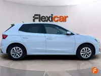 Usado Skoda Fabia Selection 95 CV (69 kW) 2025 Blanco Utilitario