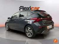 Usado Hyundai i20 100 CV (73 kW) 2025 Gris Utilitario