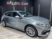 Usado BMW 118 Comfort Edition 136 CV (100 kW) 2022 Gris / plata Utilitario