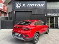 Usado Renault Arkana Techno 145 CV (106 kW) 2023 Granate SUV