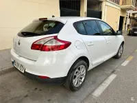 Usado Renault Mégane III Dynamique 115 CV (84 kW) 2014 Blanco Berlina