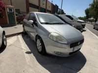 Usado Fiat Punto Dynamic 70 CV (51 kW) 2006 Gris / plata Utilitario
