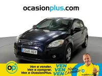 Usado Kia Ceed 90 CV (66 kW) 2011 Negro Utilitario