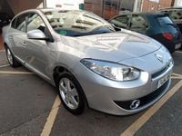 Usado Renault Fluence Dynamique 110 CV (80 kW) 2011 Gris / plata Berlina