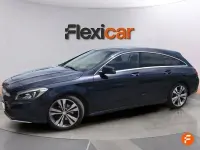 Usado Mercedes CLA200 Shooting Brake 136 CV (100 kW) 2017 Azul Familiar