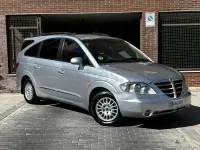 Usado SsangYong Rodius 165 CV (121 kW) 2006 Gris / plata Monovolumen