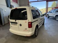 Usado VW Caddy Trendline 122 CV (89 kW) 2017 Blanco Monovolumen