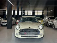 Usado Mini ONE 102 CV (75 kW) 2019 Beige Utilitario