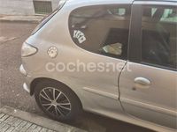 Usado Peugeot 206 90 CV (66 kW) 2004 Gris / plata Berlina