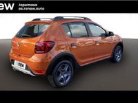 Usado Dacia Sandero 90 CV (66 kW) 2017 Naranja Berlina