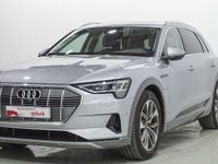 Usado Audi e-tron Advanced 300 kW (408 CV) 2022 Gris plata SUV