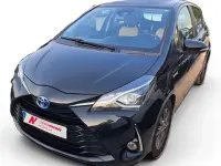 Usado Toyota Yaris Hybrid Active 100 CV (73 kW) 2019 Negro
