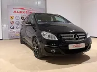 Usado Mercedes B200 136 CV (100 kW) 2012 Negro Monovolumen