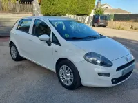 Usado Fiat Punto Pop 75 CV (55 kW) 2015 Blanco Utilitario
