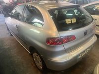 Usado Seat Ibiza Stella 100 CV (73 kW) 2004 Gris / plata Utilitario