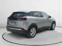 Usado Peugeot 3008 Active 130 CV (95 kW) 2020 Gris SUV
