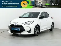 Usado Toyota Yaris Hybrid Style 75 CV (55 kW) 2021 Blanco Berlina