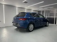 Usado Seat Leon Reference 105 CV (77 kW) 2015 Azul Berlina
