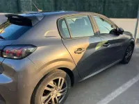 Usado Peugeot 208 Active 68 CV (50 kW) 2022 Gris Utilitario