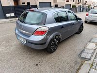 Usado Opel Astra Essentia 90 CV (66 kW) 2004 Gris / plata Berlina