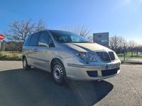 Usado Lancia Phedra 120 CV (88 kW) 2008 Gris / plata Monovolumen