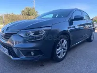 Usado Renault Mégane Bose Edition 150 CV (110 kW) 2019 Gris / plata Berlina