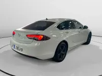 Usado Opel Insignia 140 CV (102 kW) 2020 Blanco Berlina