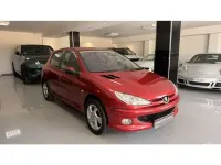 Usado Peugeot 206 109 CV (80 kW) 2005 Rojo Utilitario