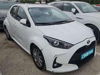 Usado Toyota Yaris Hybrid Active 116 CV (85 kW) 2022 Blanco Utilitario
