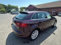 Usado Audi A3 Attraction 105 CV (77 kW) 2014 Granate Berlina