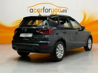 Usado Seat Arona Style Plus 110 CV (80 kW) 2022 Gris / plata SUV