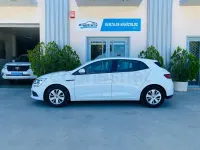 Usado Renault Mégane Life 95 CV (69 kW) 2019 Blanco Berlina