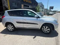 Usado Toyota RAV4 Premium 177 CV (130 kW) 2006 Gris / plata SUV