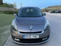 Usado Renault Grand Scénic III Dynamique 110 CV (80 kW) 2013 Gris / plata Monovolumen
