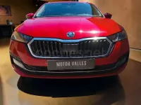 Usado Skoda Octavia Style 150 CV (110 kW) 2022 Rojo Familiar