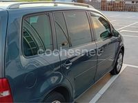 Usado VW Touran Highline 136 CV (100 kW) 2004 Gris / plata Monovolumen