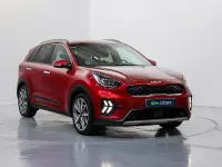 Usado Kia Niro 141 CV (103 kW) 2022 Rojo SUV