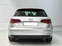 Usado Audi A3 Ambition 150 CV (110 kW) 2013 Gris / plata Berlina