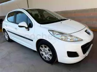 Usado Peugeot 207 70 CV (51 kW) 2010 Blanco Berlina