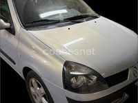 Usado Renault Clio II Dynamique 75 CV (55 kW) 2003 Gris / plata Berlina