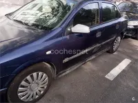 Usado Opel Astra Comfort 82 CV (60 kW) 2001 Azul Berlina